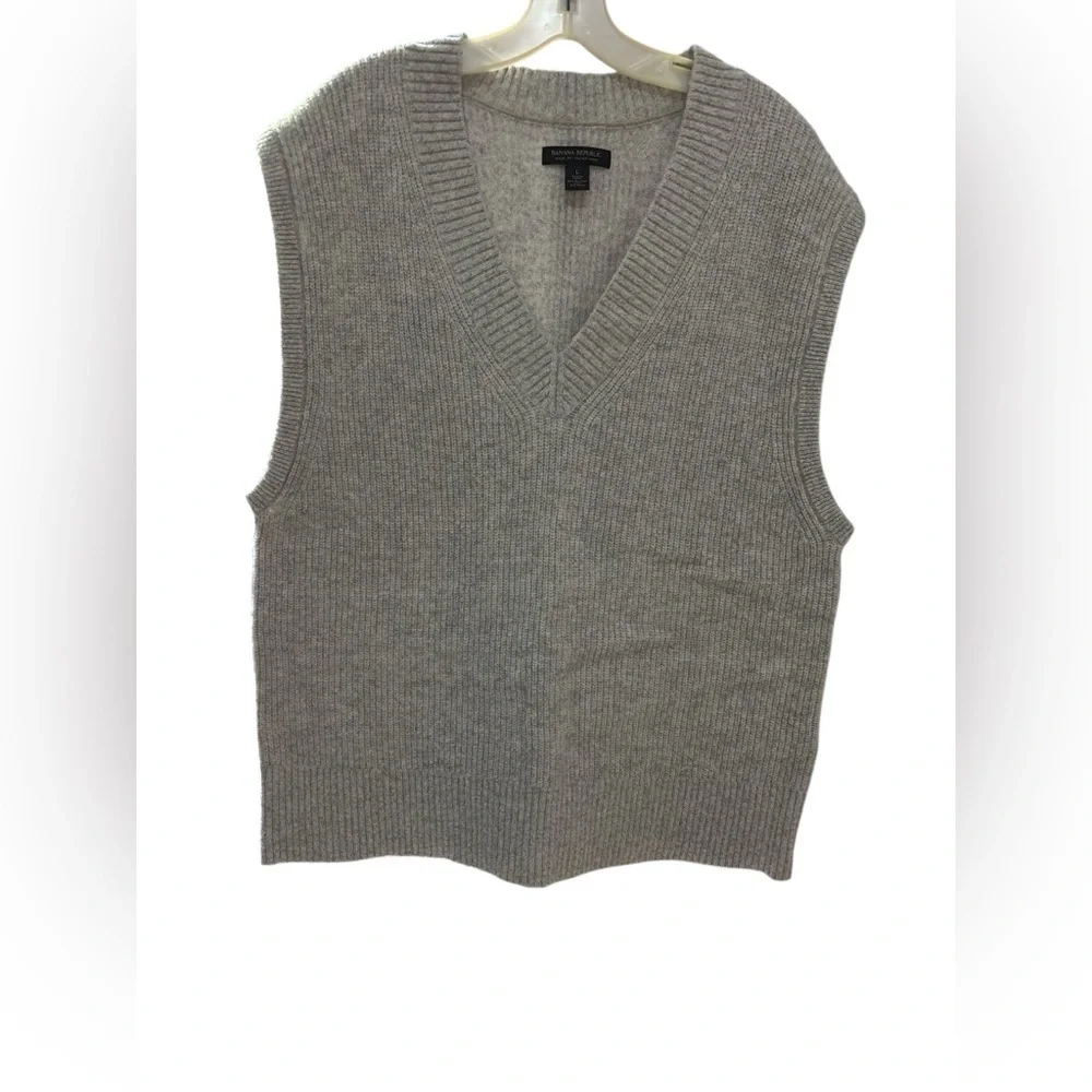 Banana Republic Gray Knit Vest